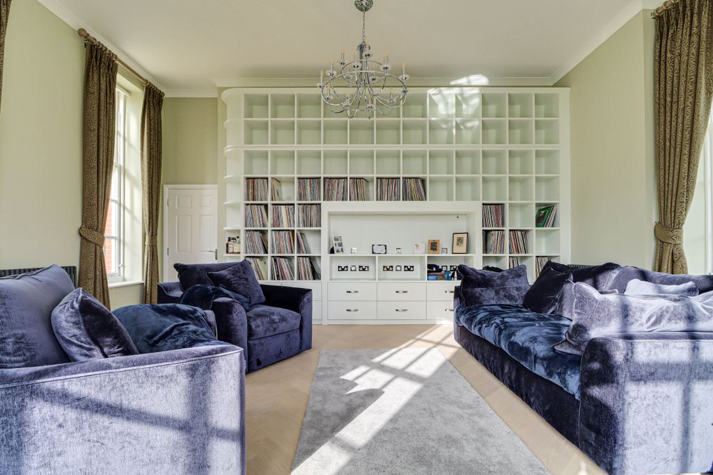 Property photo 3 of 22 Living Room