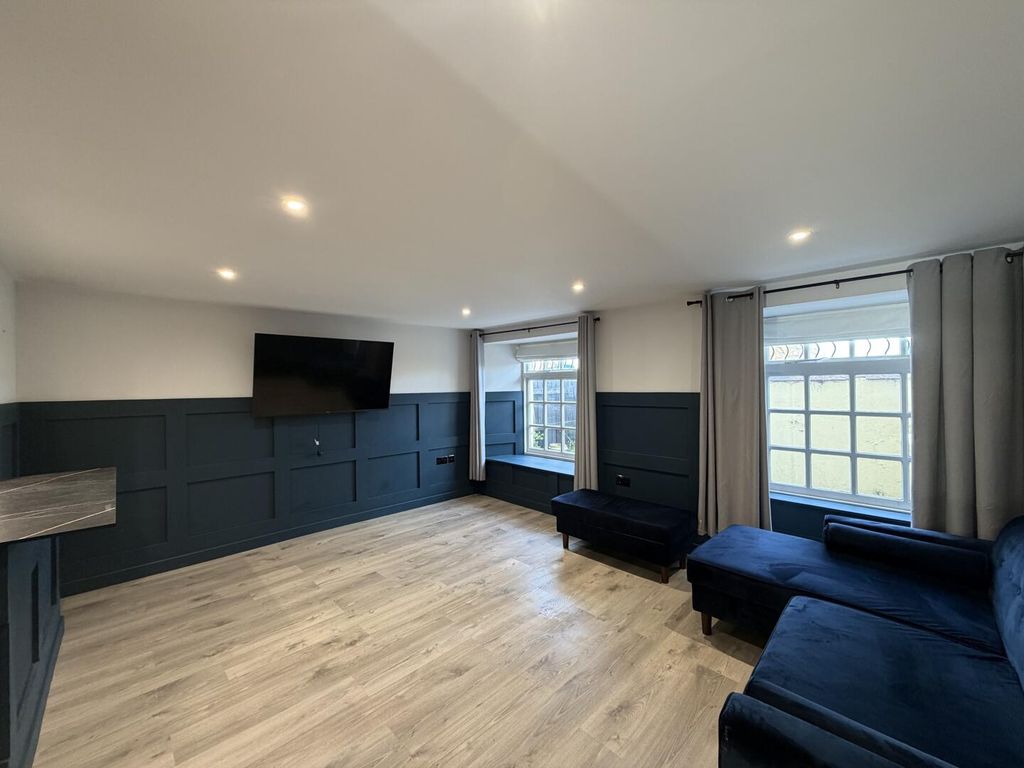 Property photo 2 of 12 Living Room