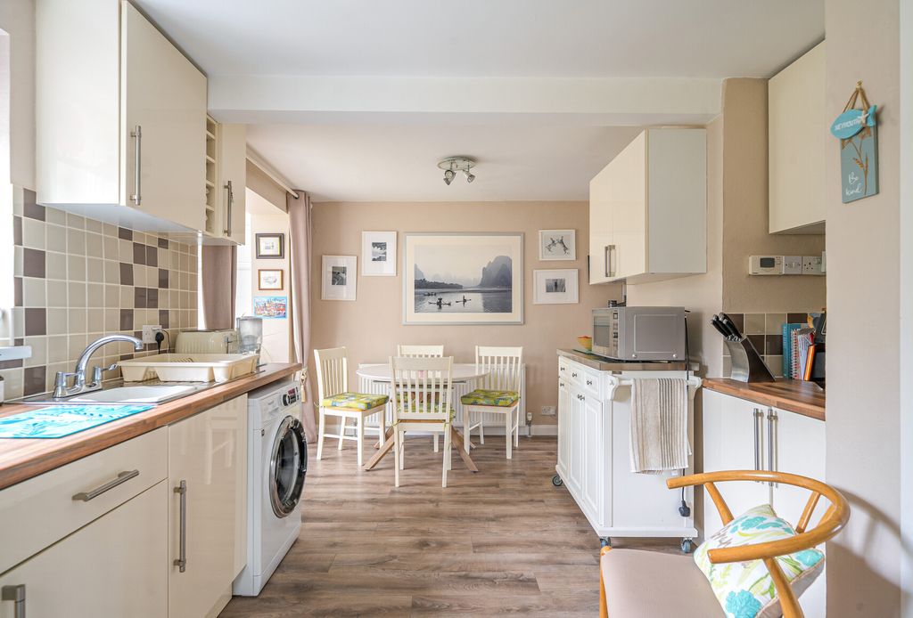 Property photo 2 of 16 Picture 2