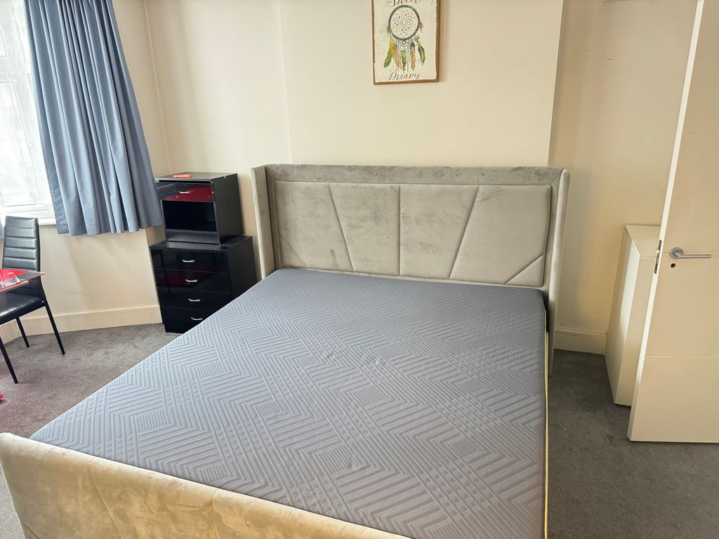 Property photo 1 of 3