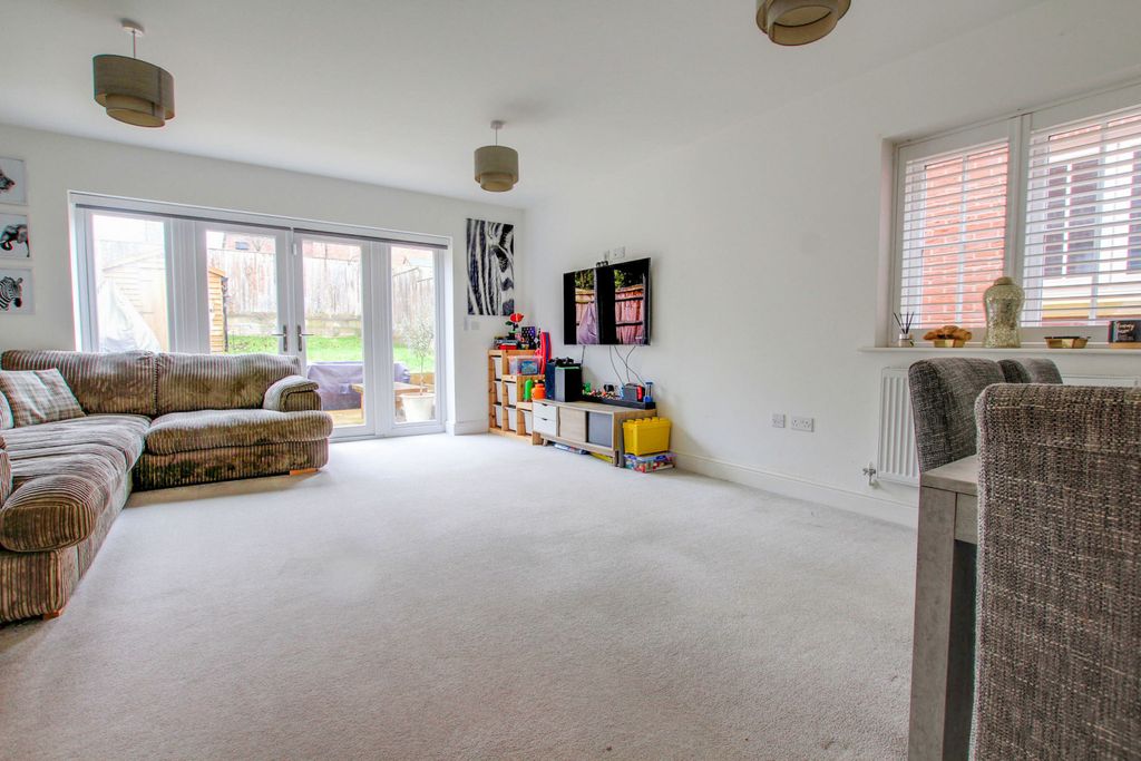 Property photo 3 of 7 Picture No. 17