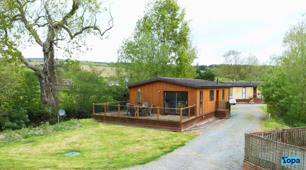 Property photo 1 of 27 Chestnut Lodge
