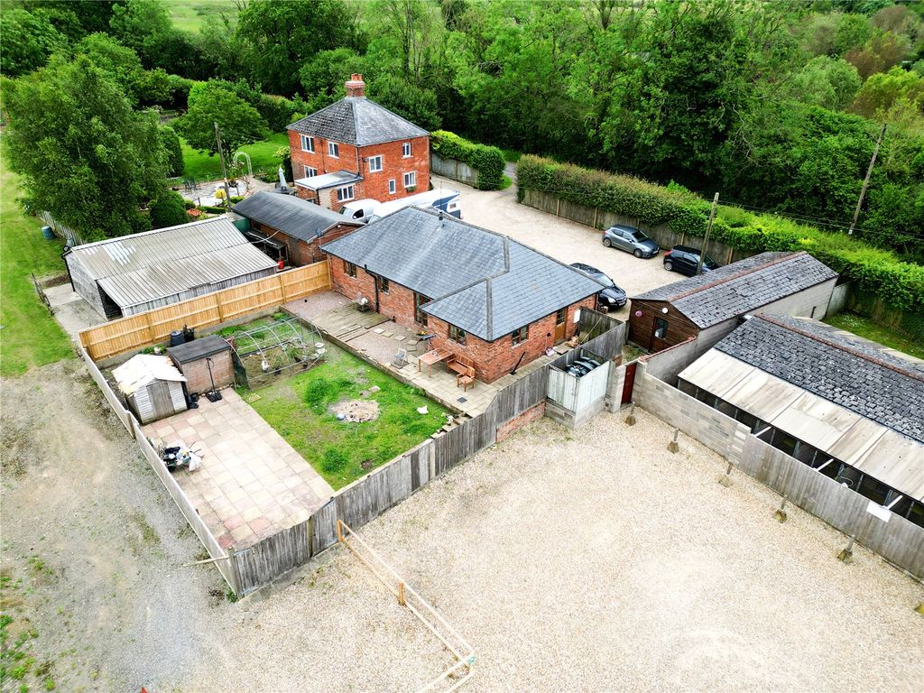 Property photo 2 of 21 Picture No. 02