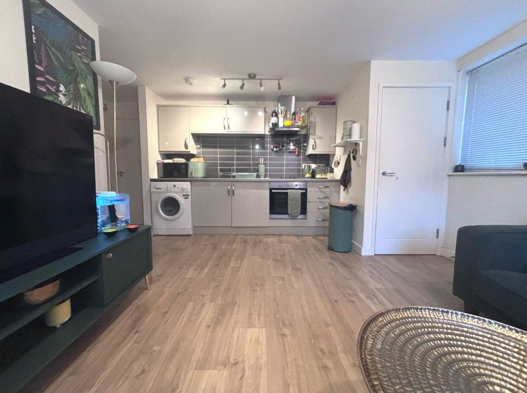 Property photo 3 of 8 Picture No. 04