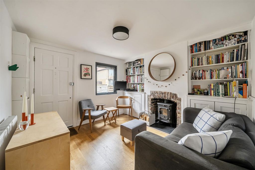 Property photo 2 of 14 1414940-13-6995B461313E3.Jpg