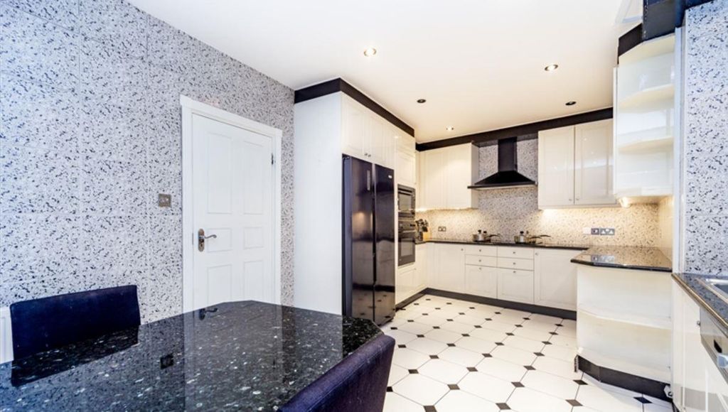Property photo 3 of 14 Strath4-Kitchen2-Jpg-3