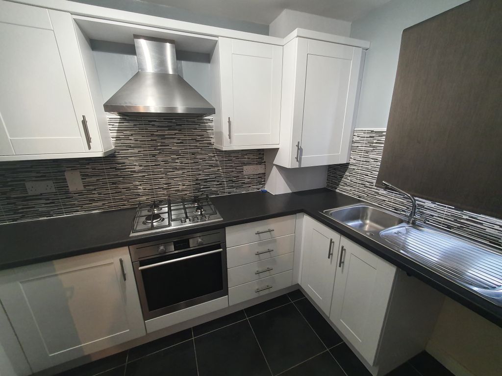 Property photo 2 of 9 Kitchen