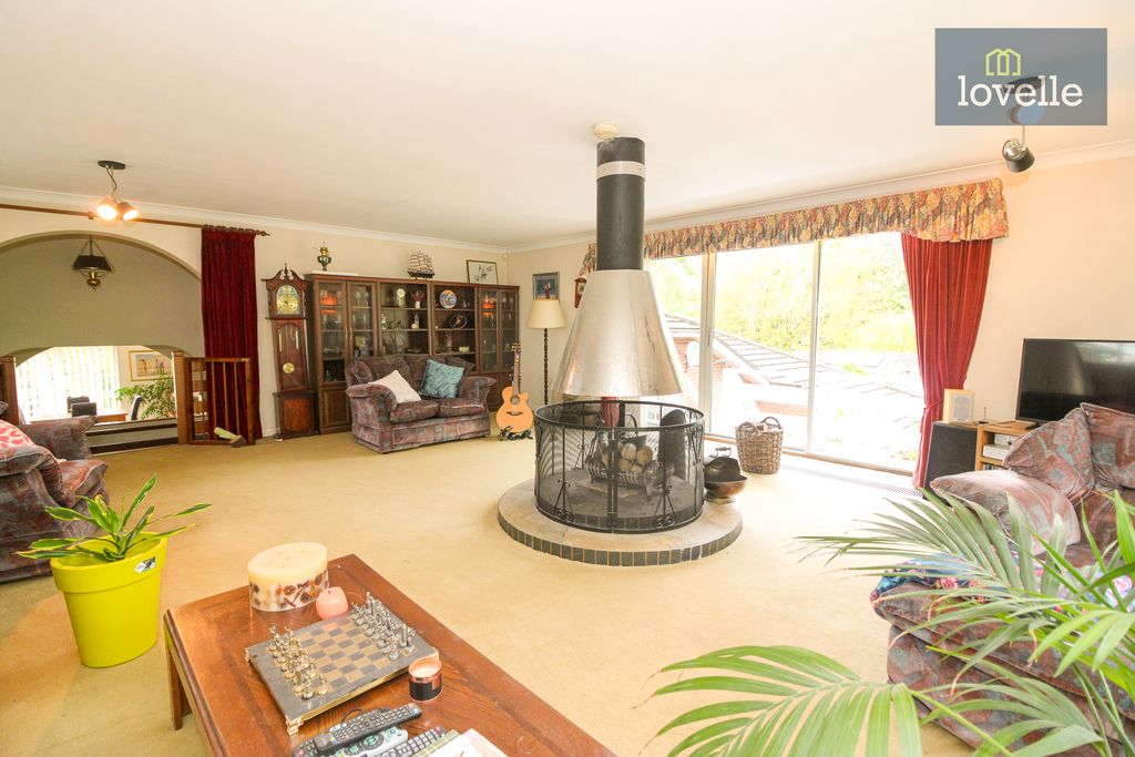 Property photo 2 of 48