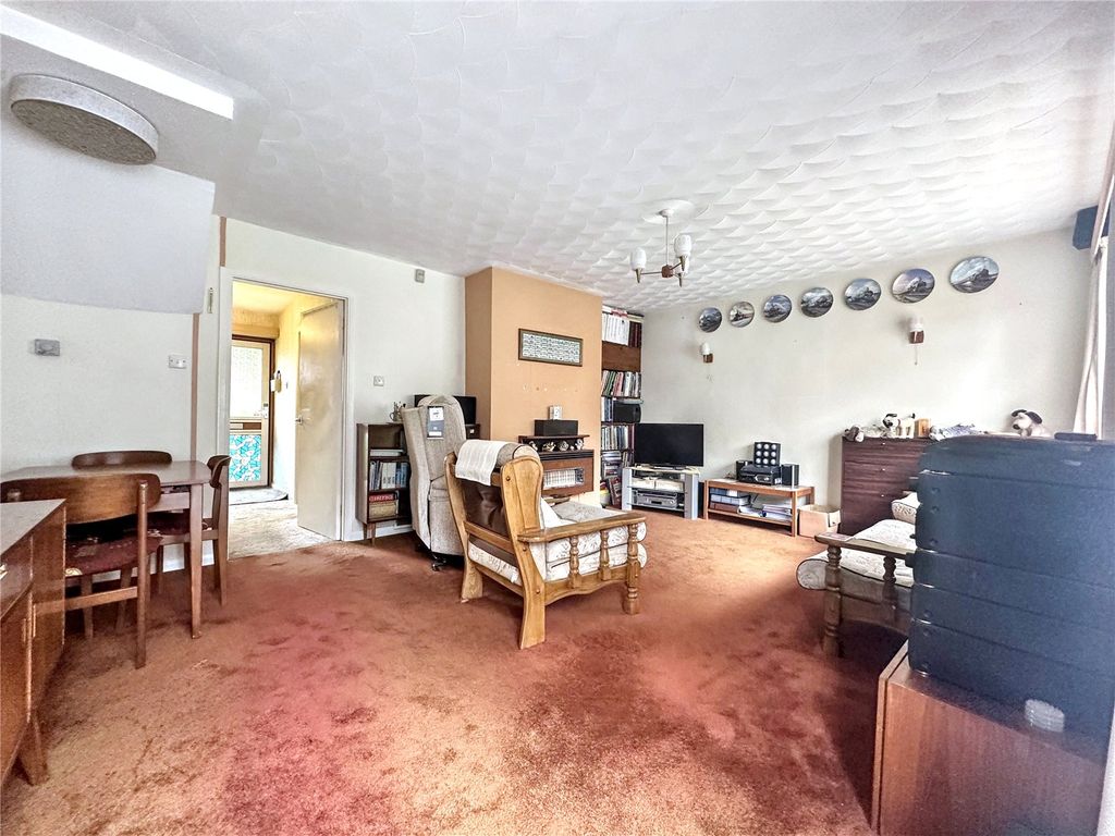 Property photo 3 of 8 Picture No. 04