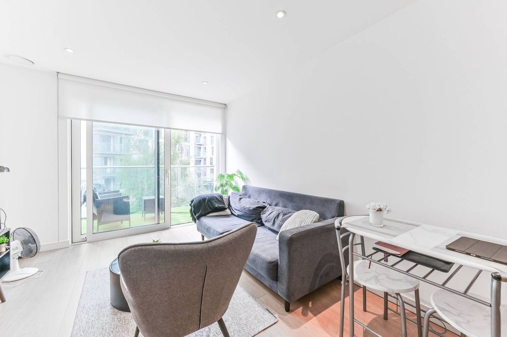 Property photo 2 of 10