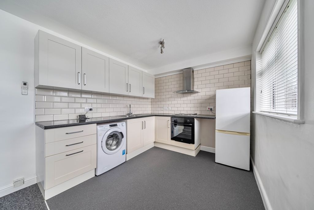 Property photo 2 of 14 Kitchen