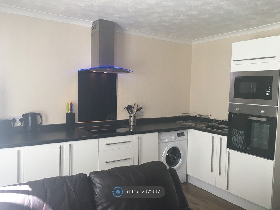 Property photo 2 of 9 Kitchen