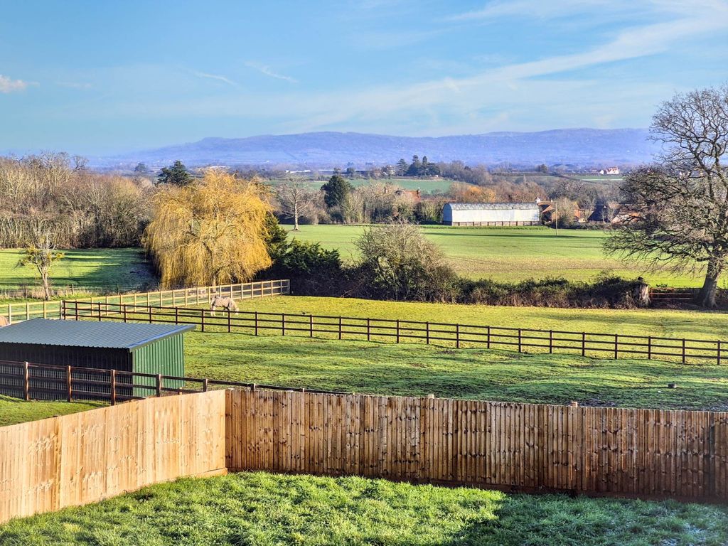 Property photo 2 of 30