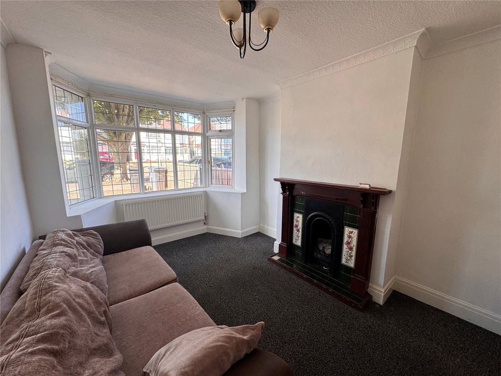 Property photo 2 of 15 Picture No. 21