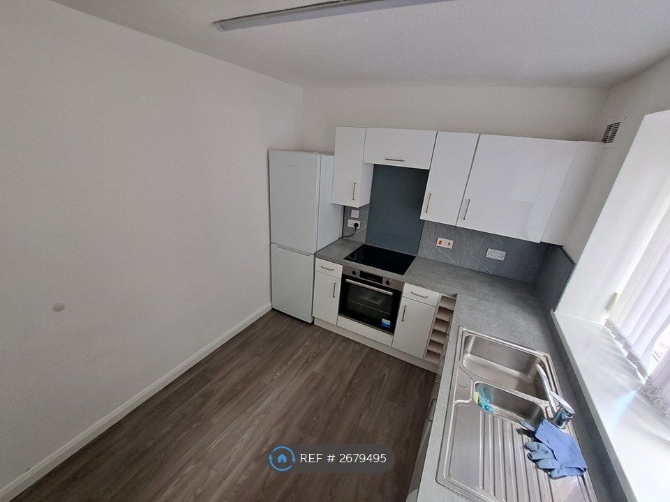 Property photo 3 of 17 Kitchen_1