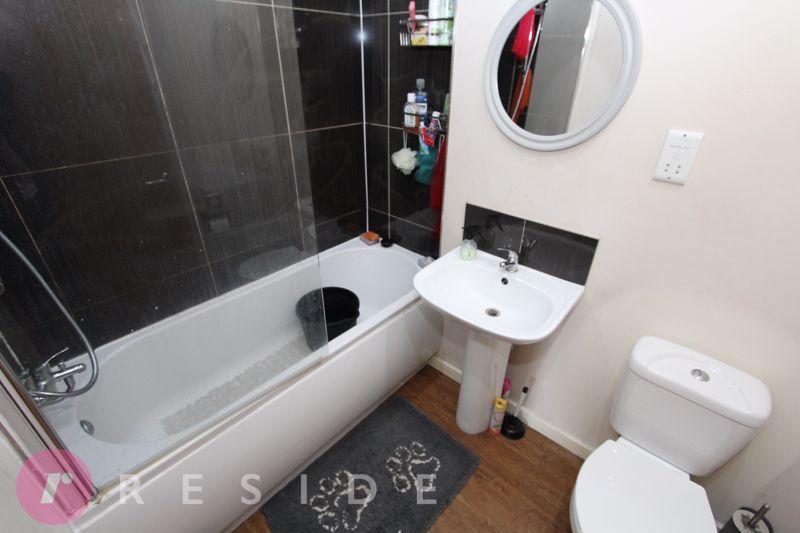 Property photo 2 of 6 Bathroom