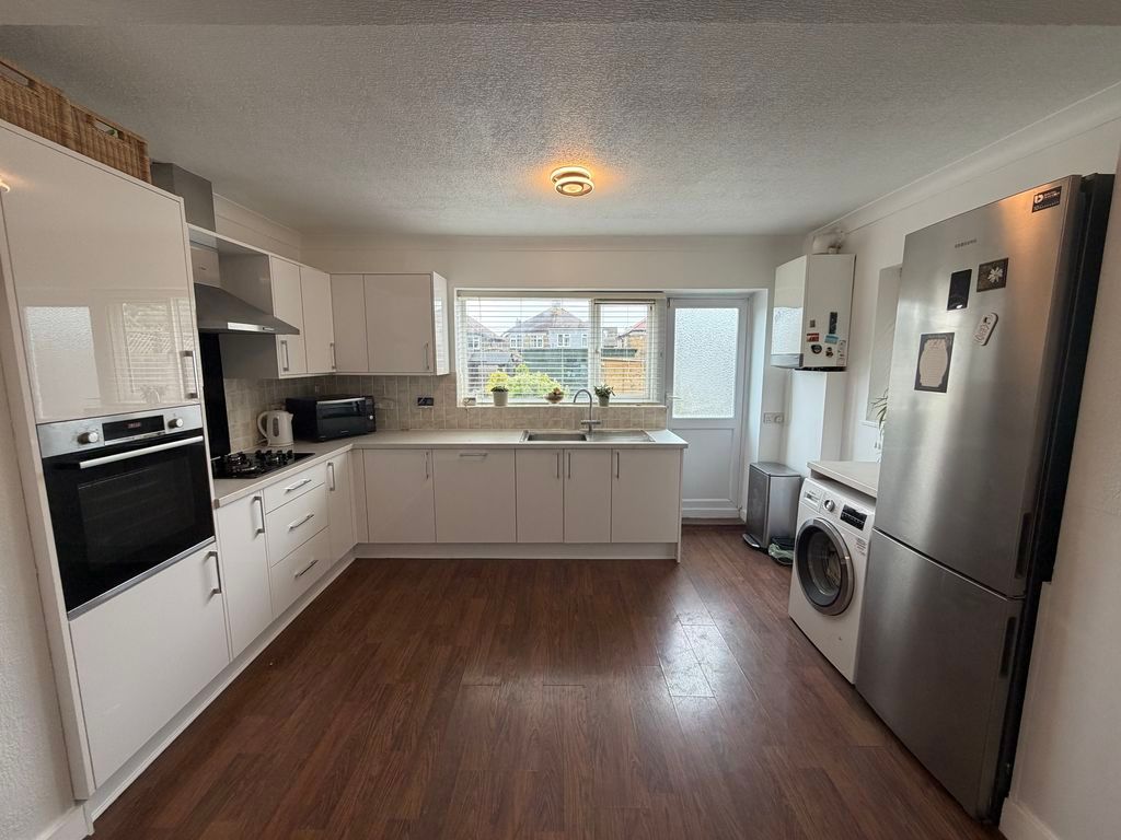 Property photo 3 of 17 Photo 11