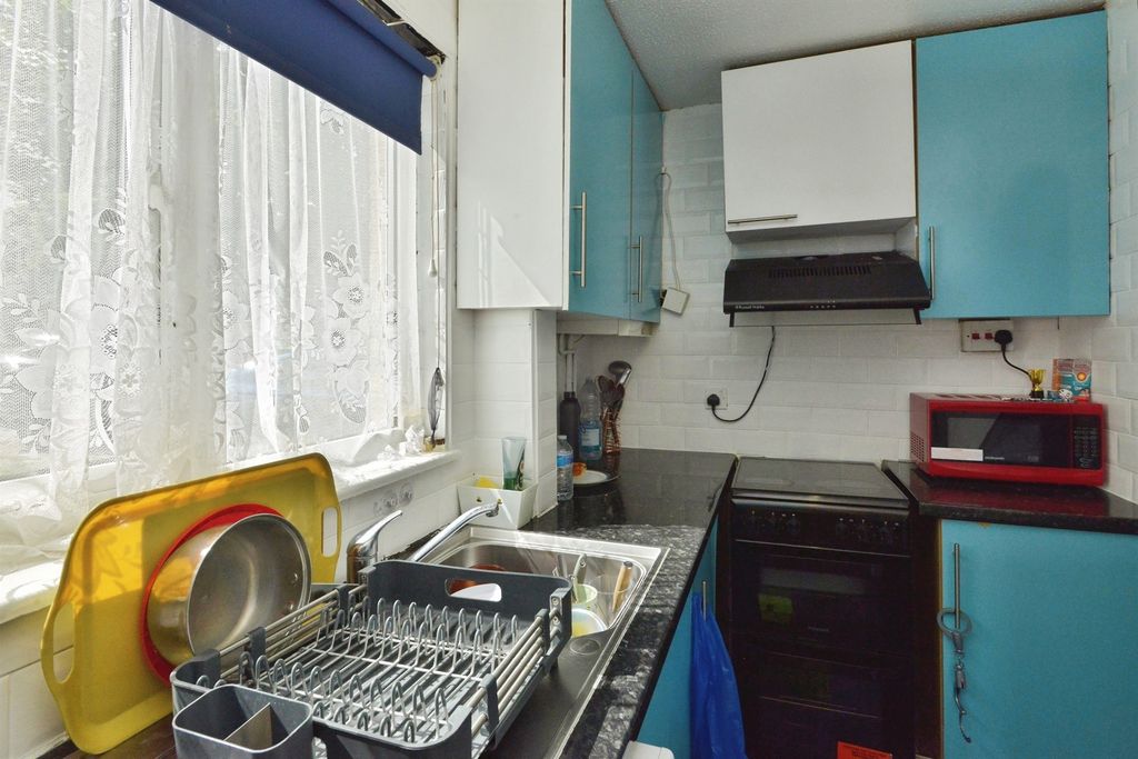 Property photo 3 of 17