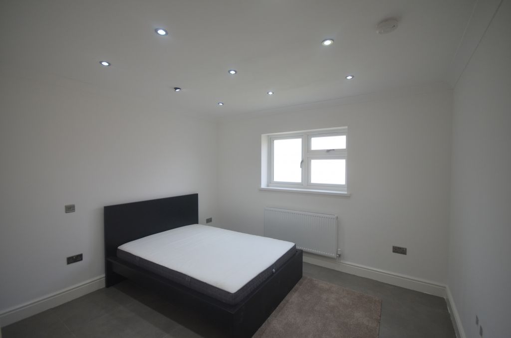 Property photo 2 of 4 Bed Room