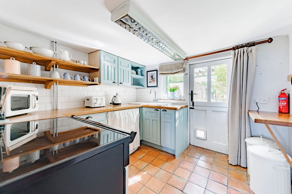 Property photo 2 of 18