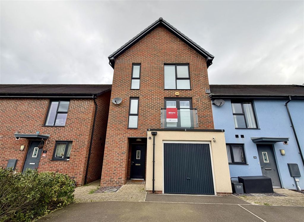 Property photo 1 of 32 Barry Front Photo.Jpeg