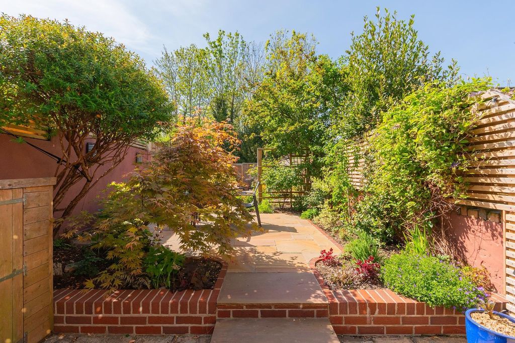 Property photo 3 of 36 0O5Rsg - External F.Jpg