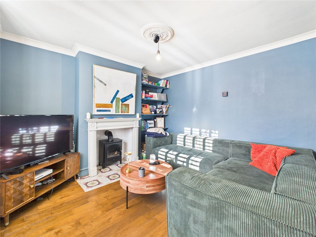 Property photo 3 of 24 Picture No. 23