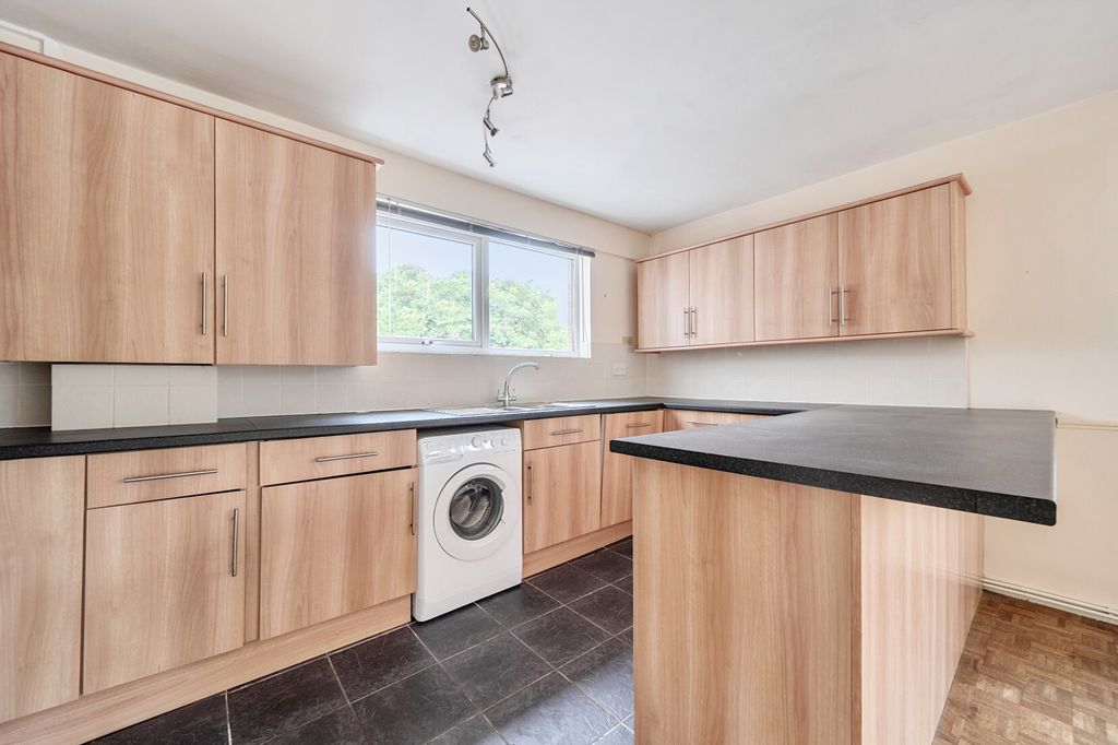 Property photo 2 of 19 Kitchen