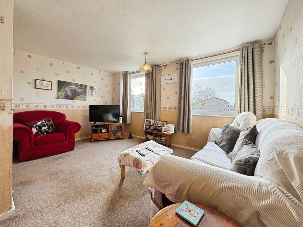 Property photo 2 of 17 Living Room