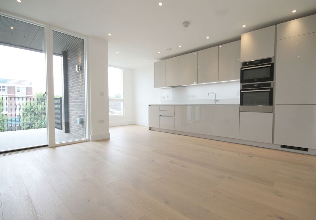 Property photo 2 of 8 Kitchen