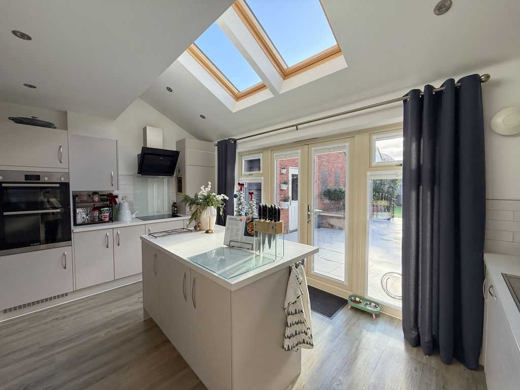 Property photo 3 of 28 Gallery