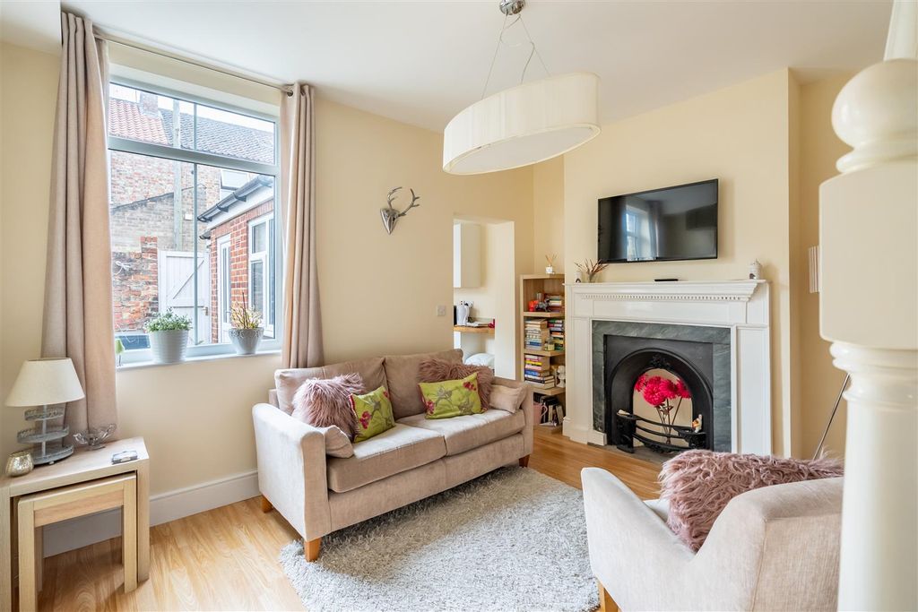 Property photo 1 of 16 Herbert Street (5 Of 17).Jpg