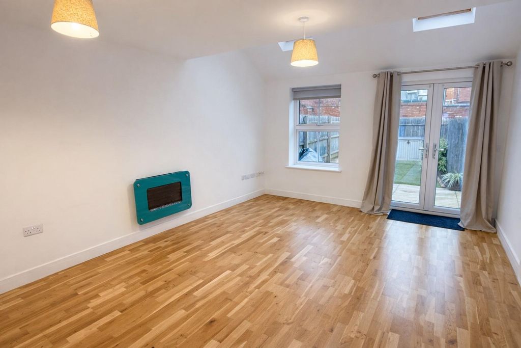 Property photo 3 of 14 Lounge/Dining Room