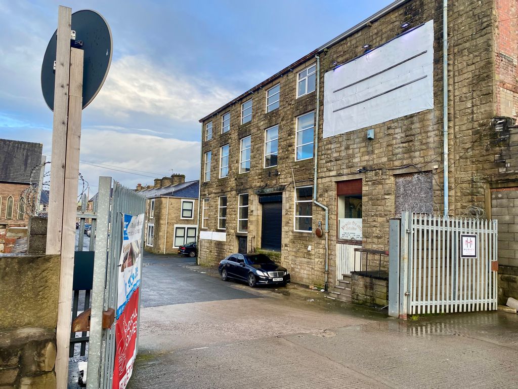 Property photo 1 of 4