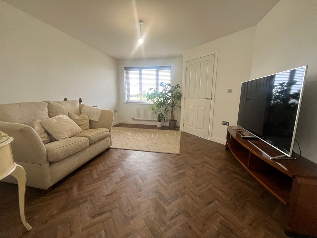 Property photo 3 of 14 Living Room