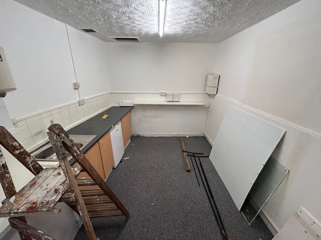 Property photo 3 of 7 Photo 2