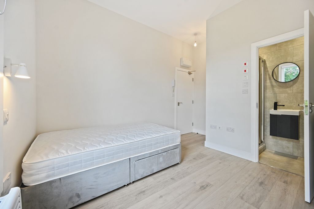 Property photo 2 of 7 Rcmikeposner- 91B St Georges Avenue Flat 3- Studio