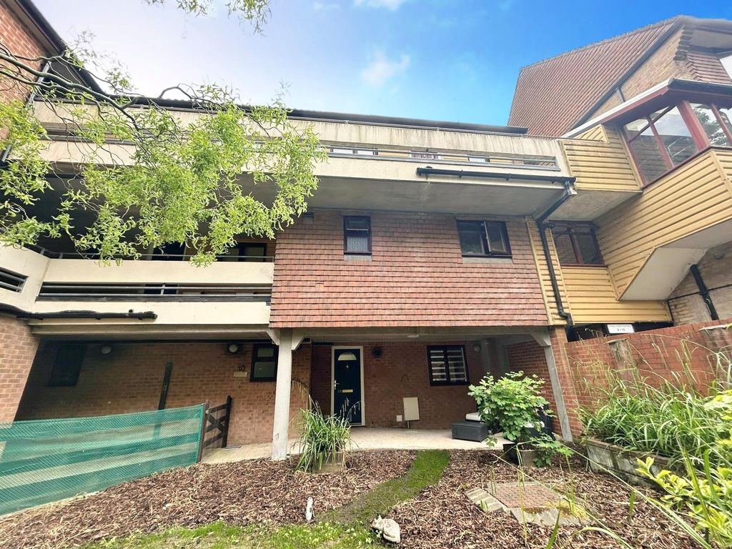 Property photo 1 of 6 Exterior