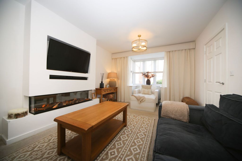 Property photo 3 of 33