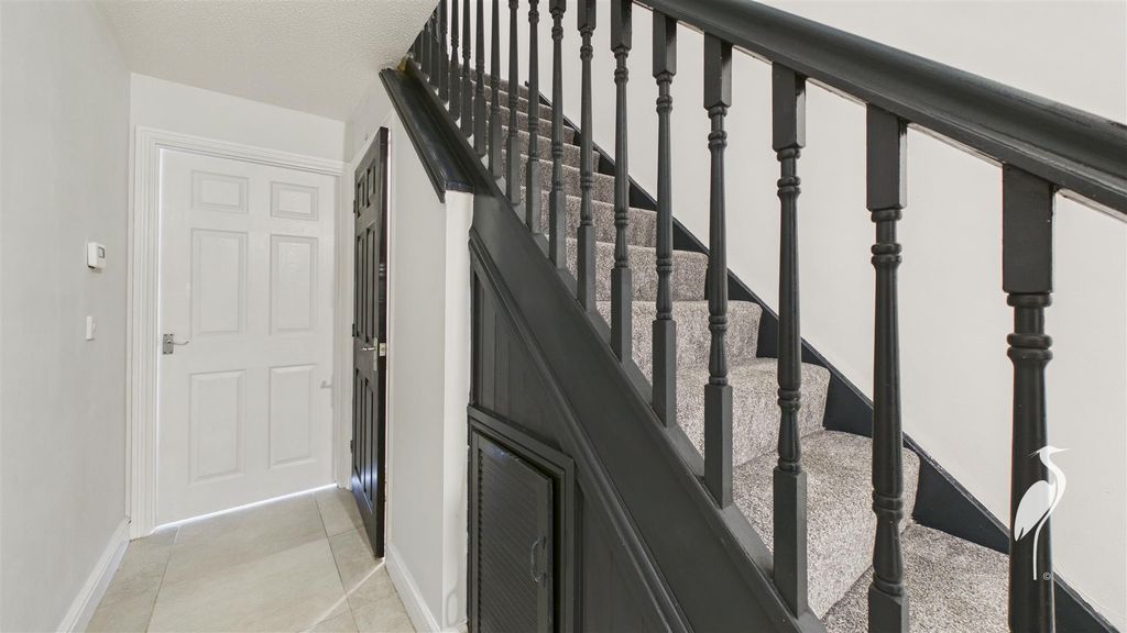 Property photo 2 of 14 Hallway