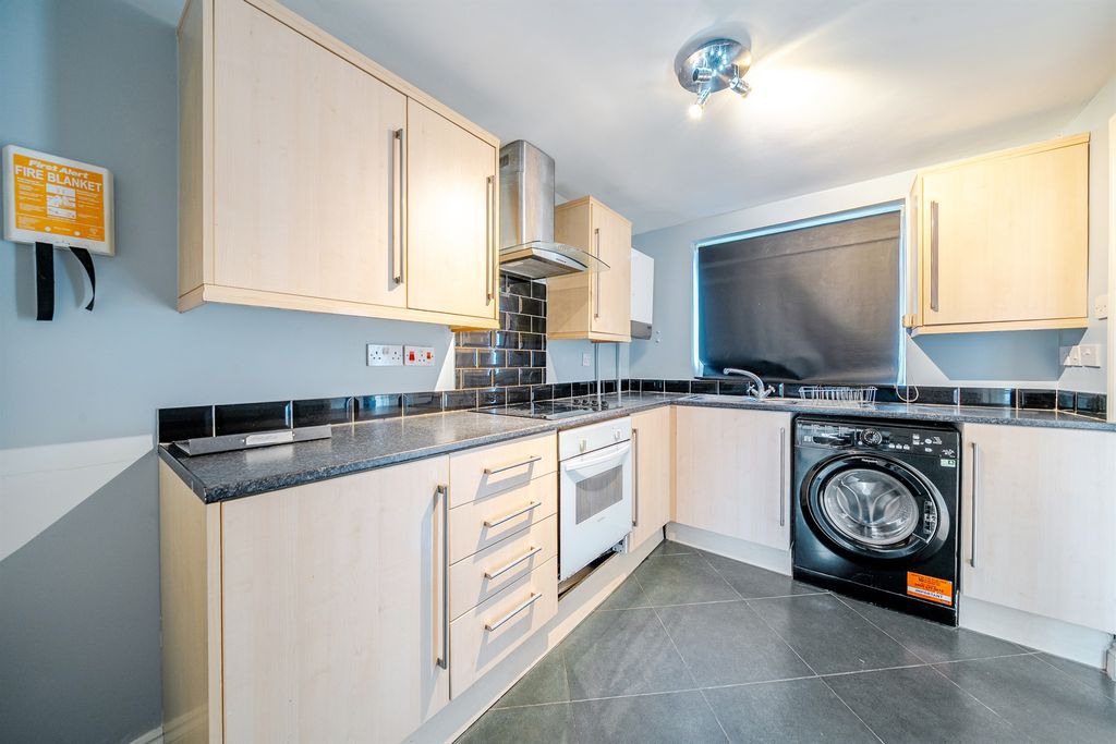 Property photo 2 of 13