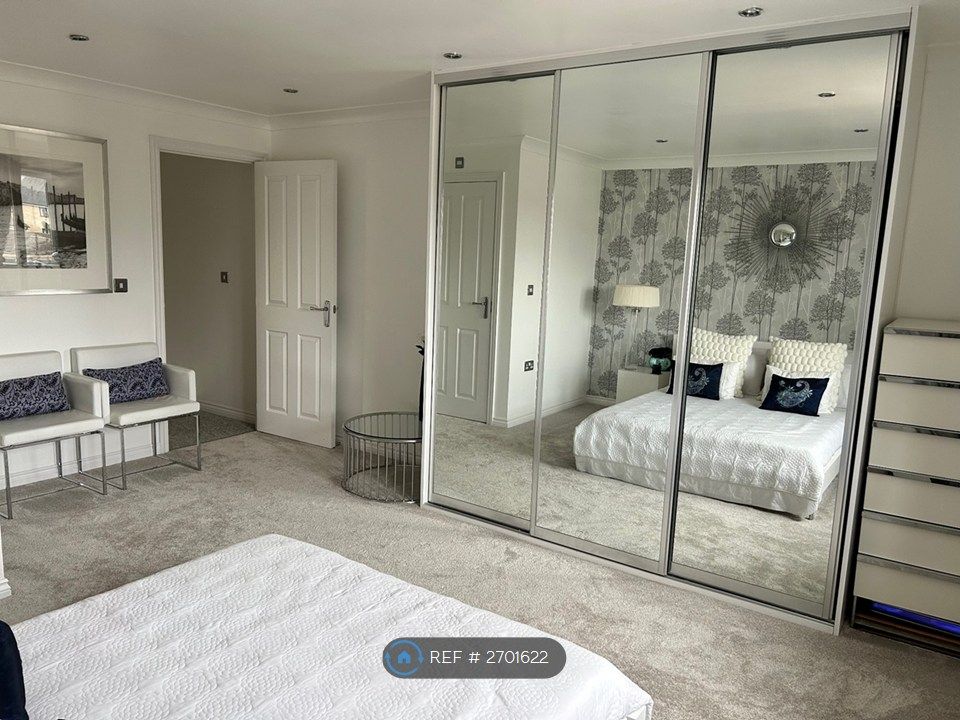 Property photo 2 of 12 Double Bedroom Ensuite-2