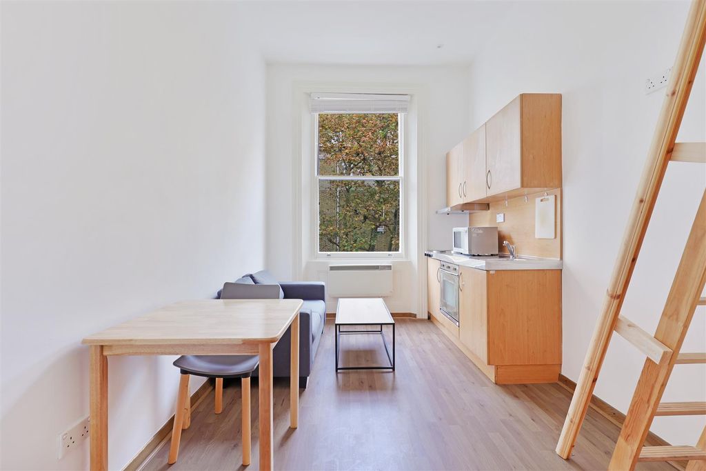 Property photo 3 of 11 0D2A7122.Jpg