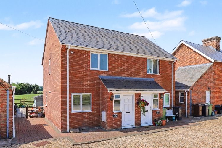 Property photo 1 of 9 331979