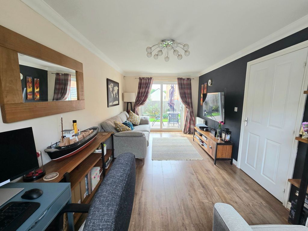 Property photo 2 of 26