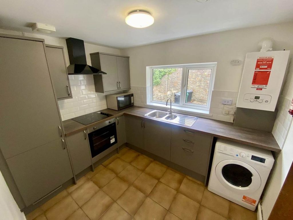 Property photo 1 of 14 Kitchen