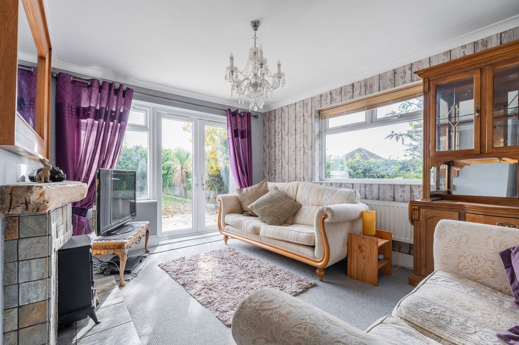 Property photo 2 of 21