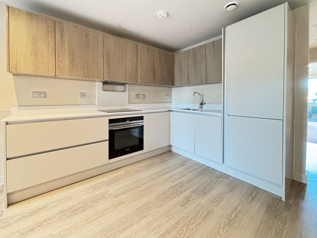 Property photo 2 of 12 Kitchen