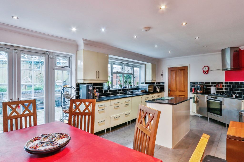 Property photo 2 of 17 Photography