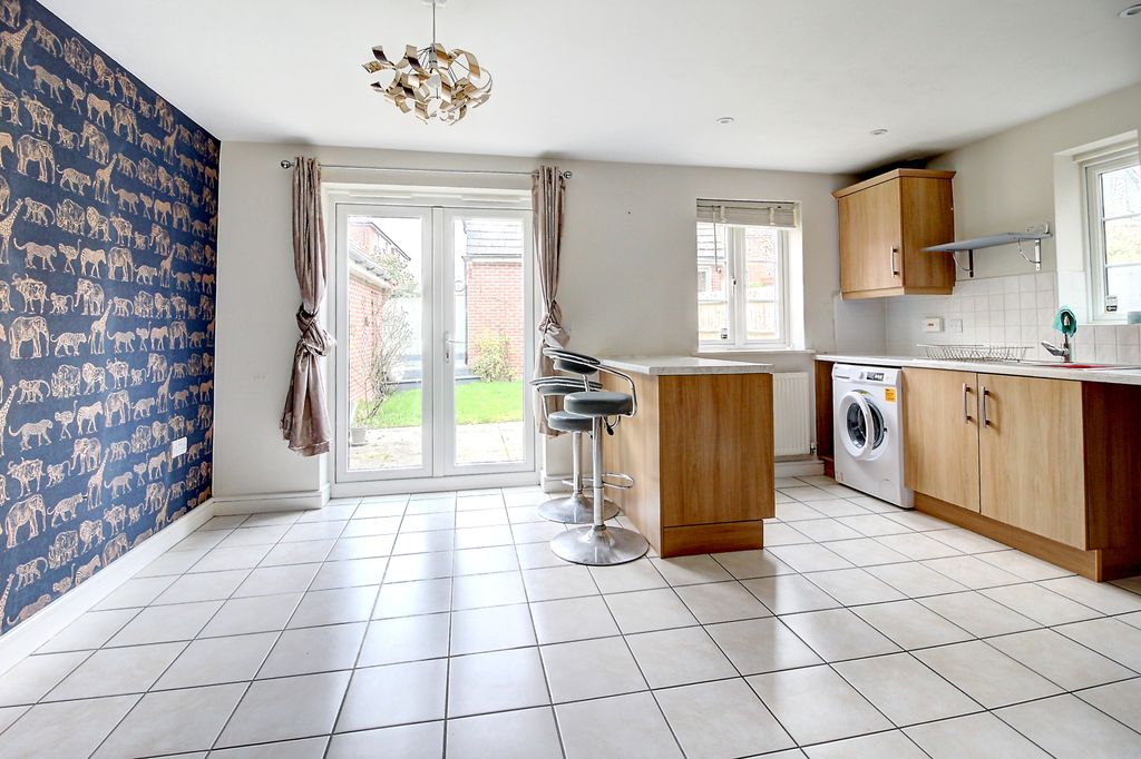 Property photo 2 of 20 Kitchen Diner